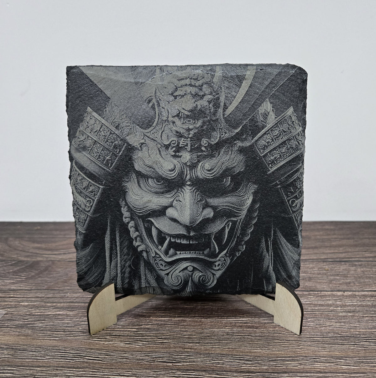 Гравирана вулканична плочка Samurai Mask