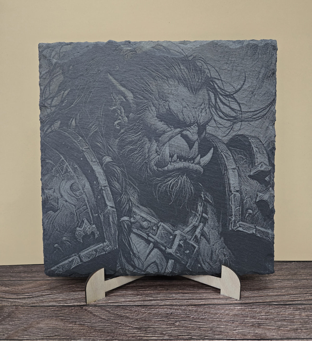Гравирана вулканична плочка Ork, вдъхновена от WOW 2