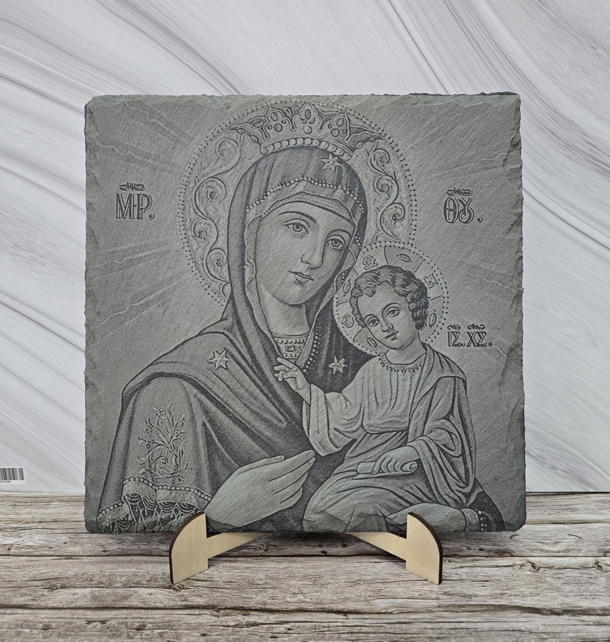 Гравирана вулканична плочкa Дева Мария