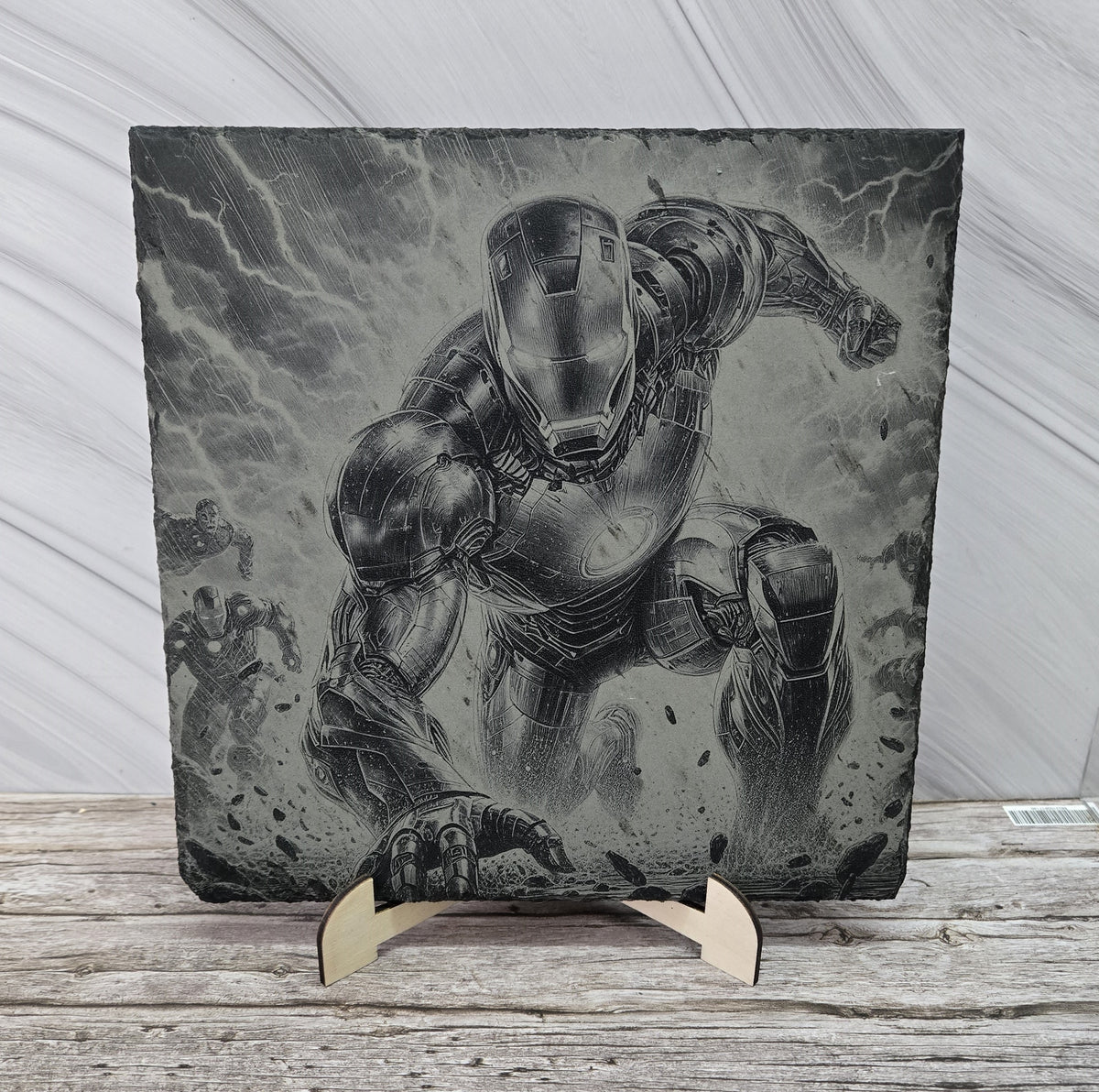 Гравирана вулканична плочка вдъхновена от IronMan