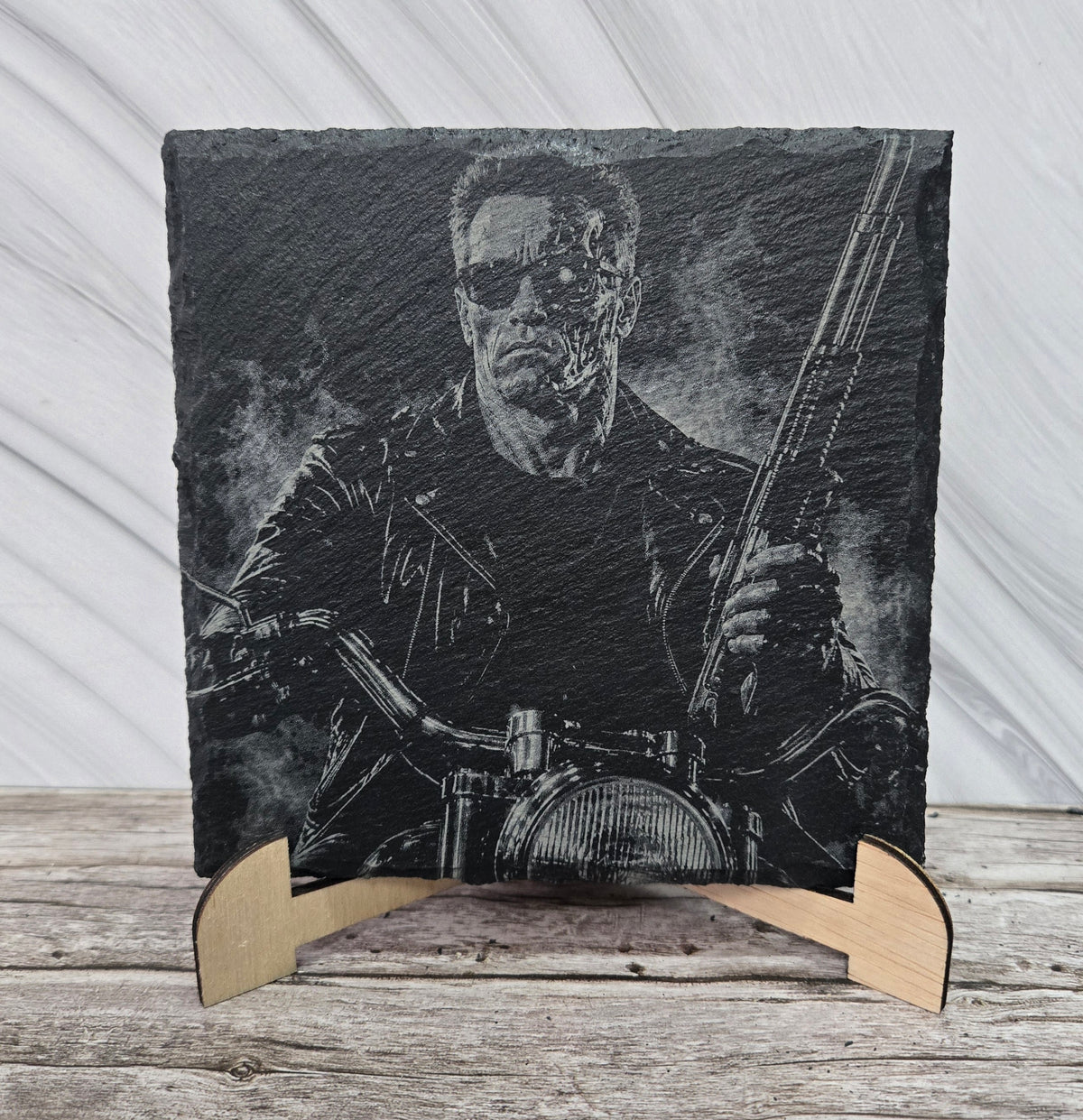 Гравирана вулканична плочка T-800 Terminator 2