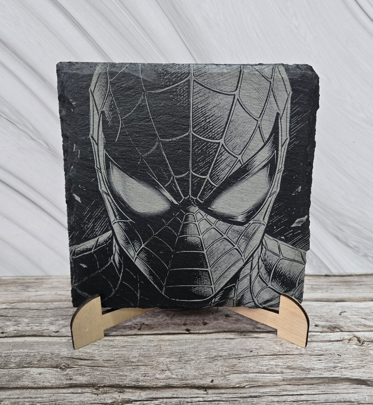 Гравирана вулканична плочка Spiderman