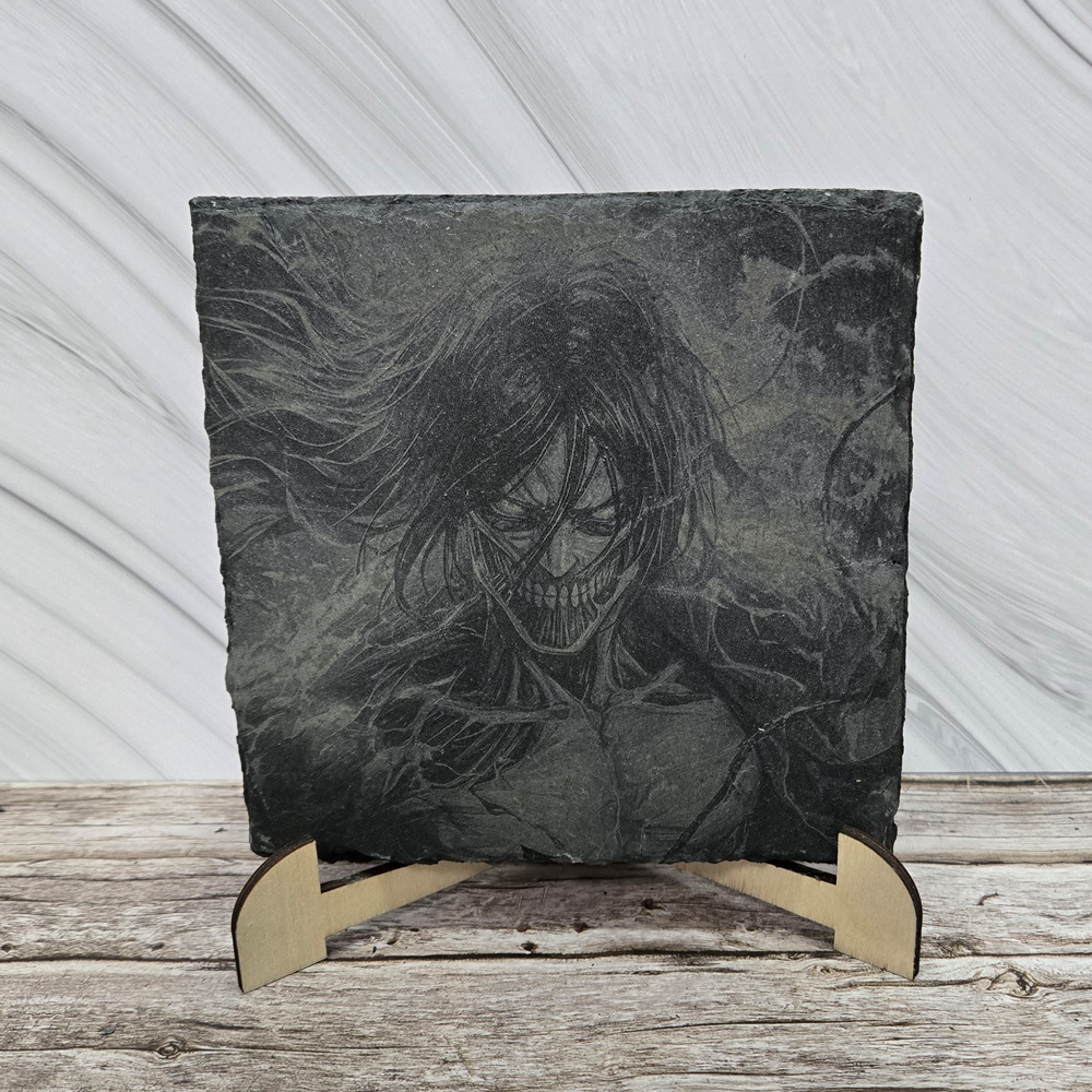 Гравирана вулканична плочка вдъхновена от Shingeki no Kyojin