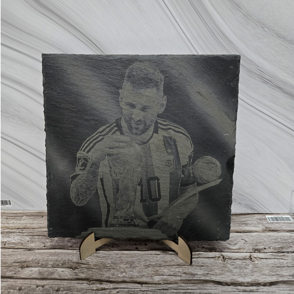 Гравирана вулканична плочка, вдъхновена от Leonel Messi