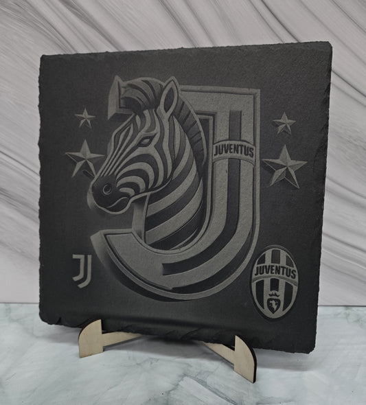 Гравирана вулканична плочка, вдъхновена от Juventus