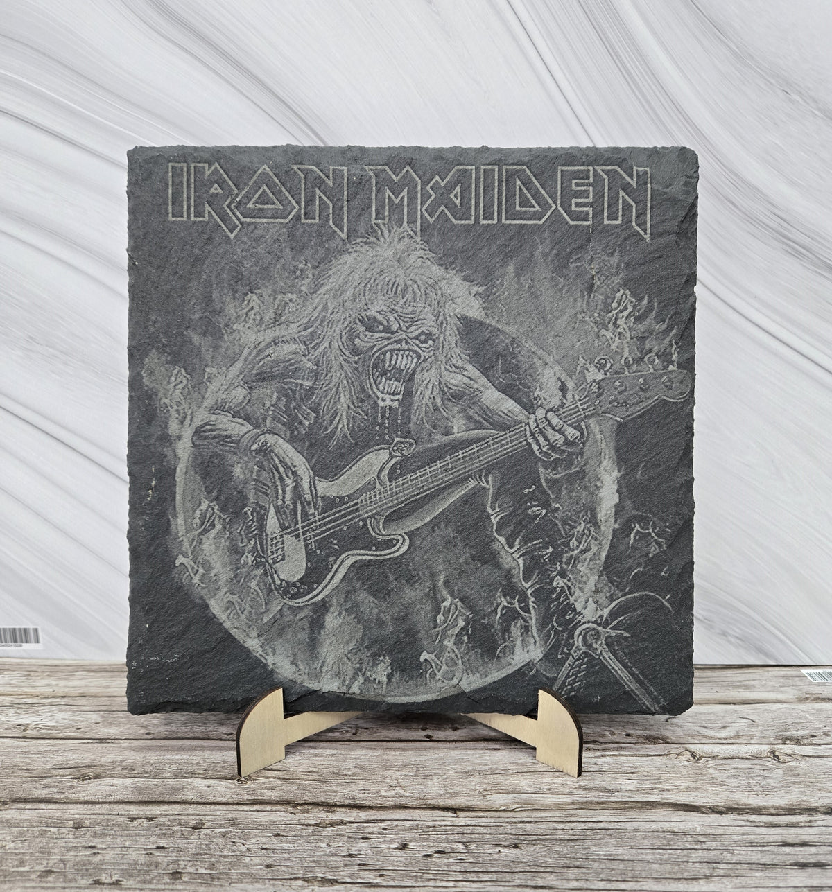 Гравирана вулканична плочка Iron Maiden