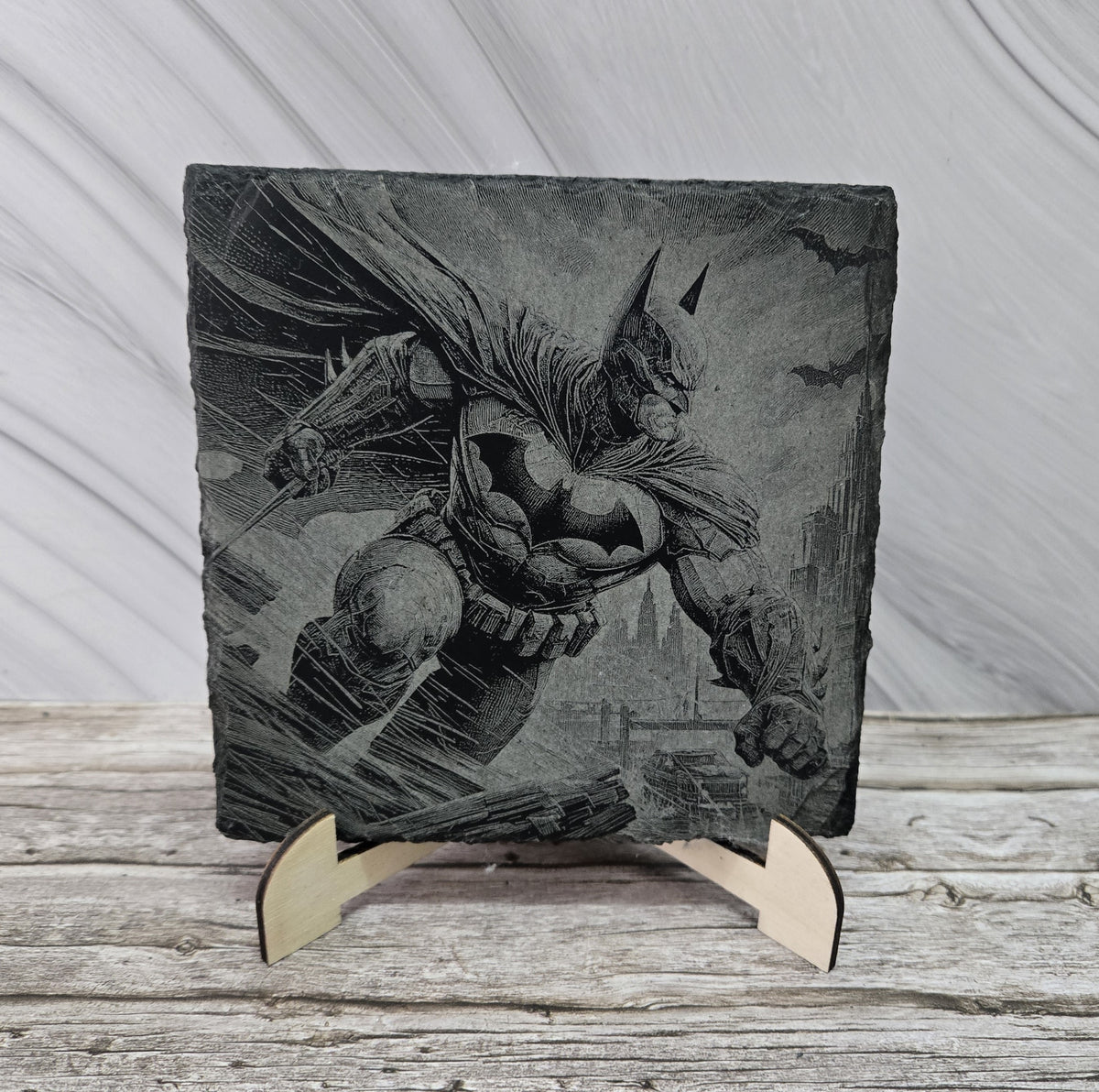Гравирана вулканична плочка вдъхновена от Batman 2