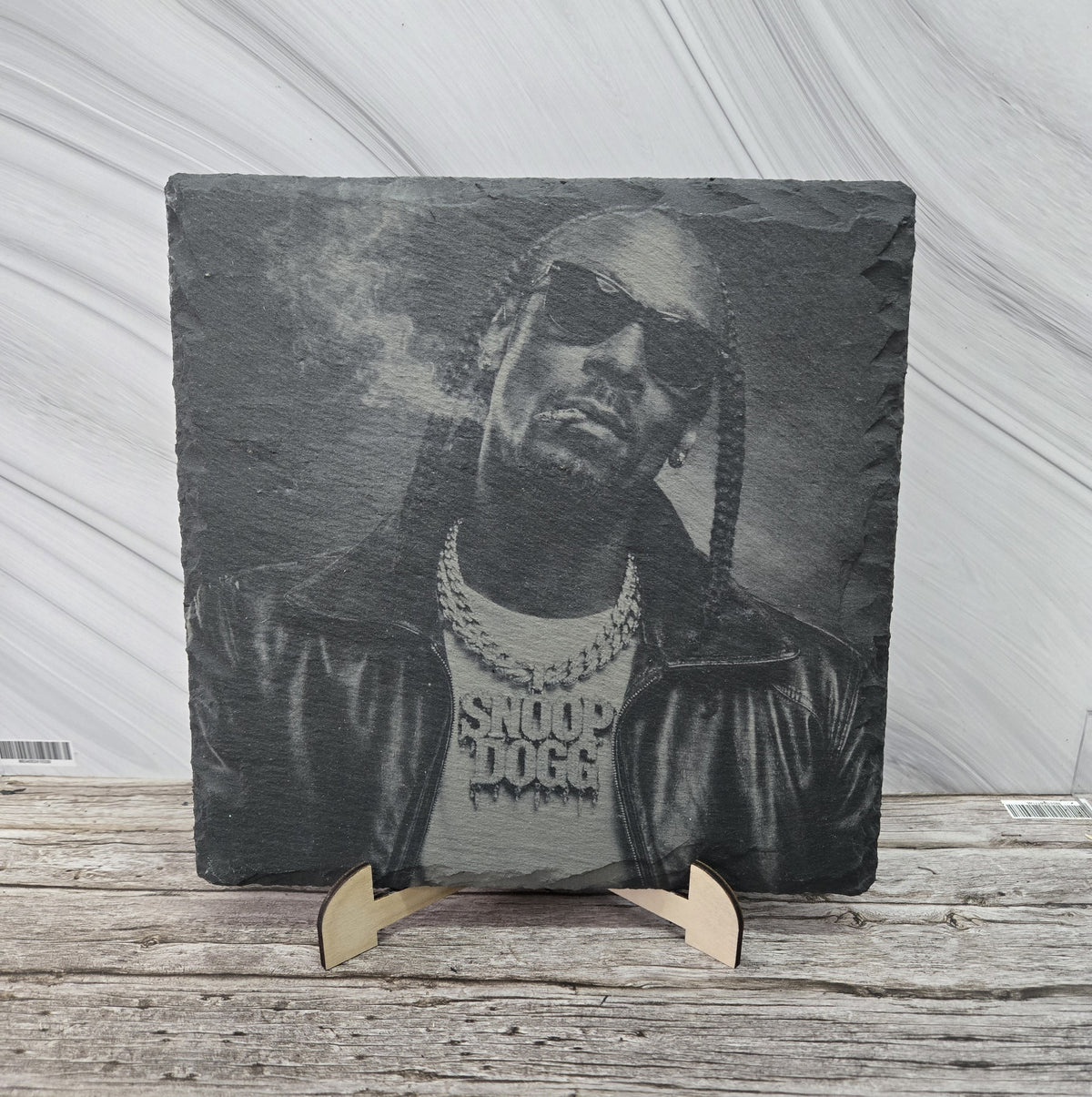 Гравирана вулканична плочка Snoop Dogg