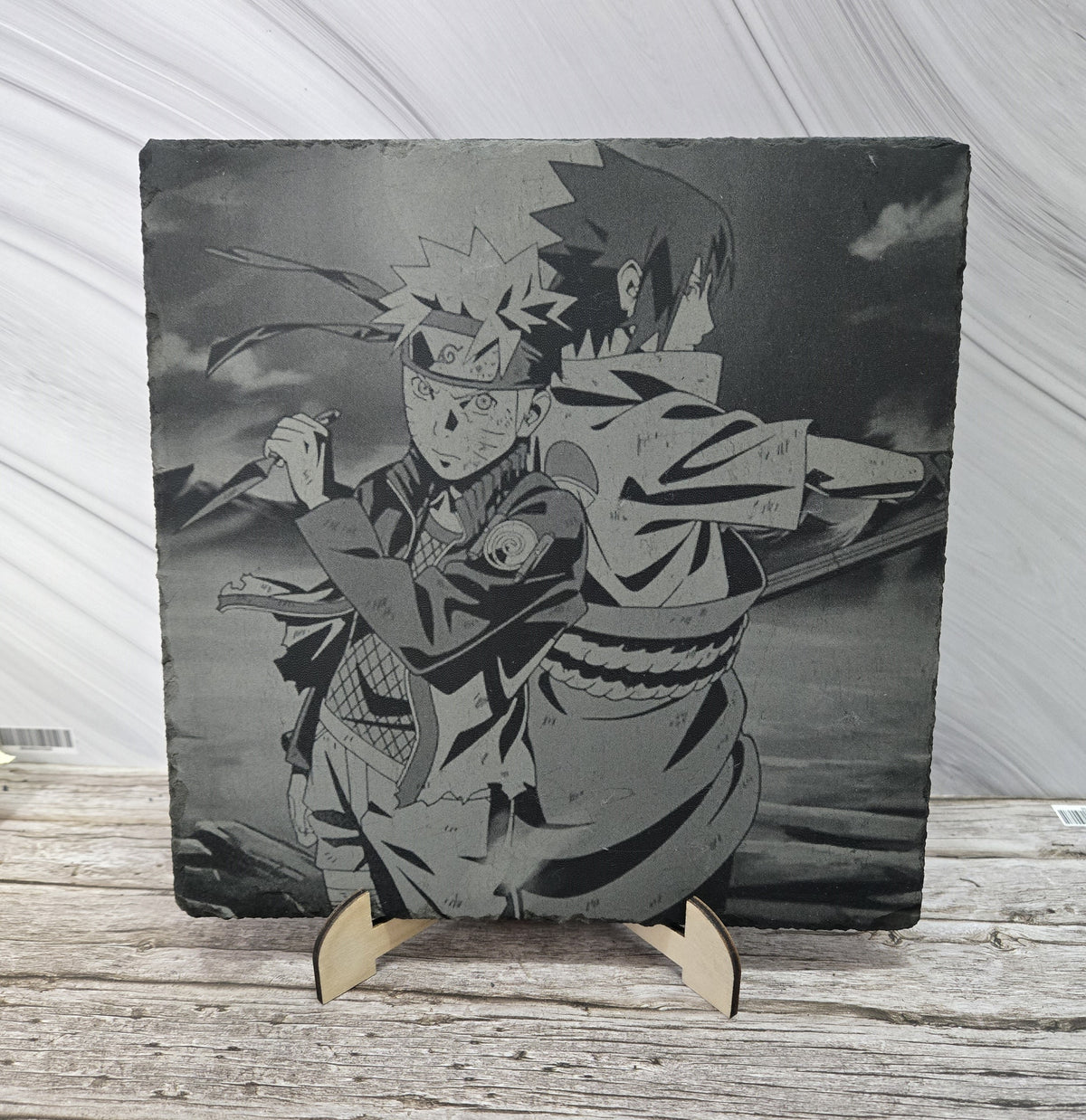 Гравирана вулканична плочка, вдъхновена от Naruto